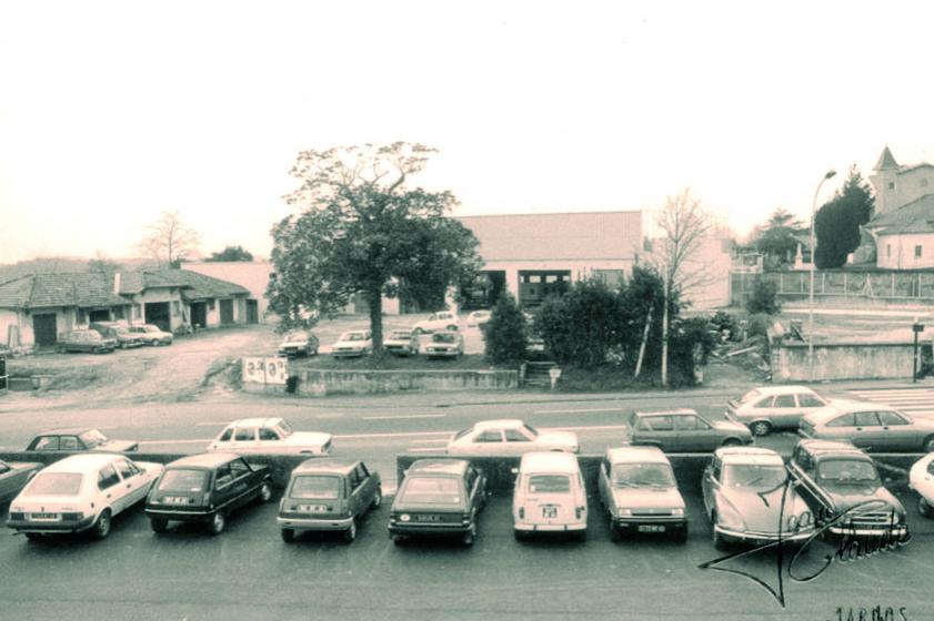 L'esplanade Jacques Duclos au début des années 1980, Ville de Tarnos