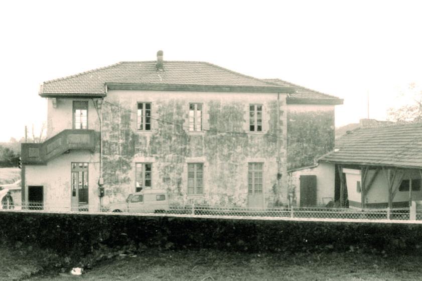  L'arrière de l'école Jean Mouchet avant sa démolition au début des années 1980, Ville de Tarnos