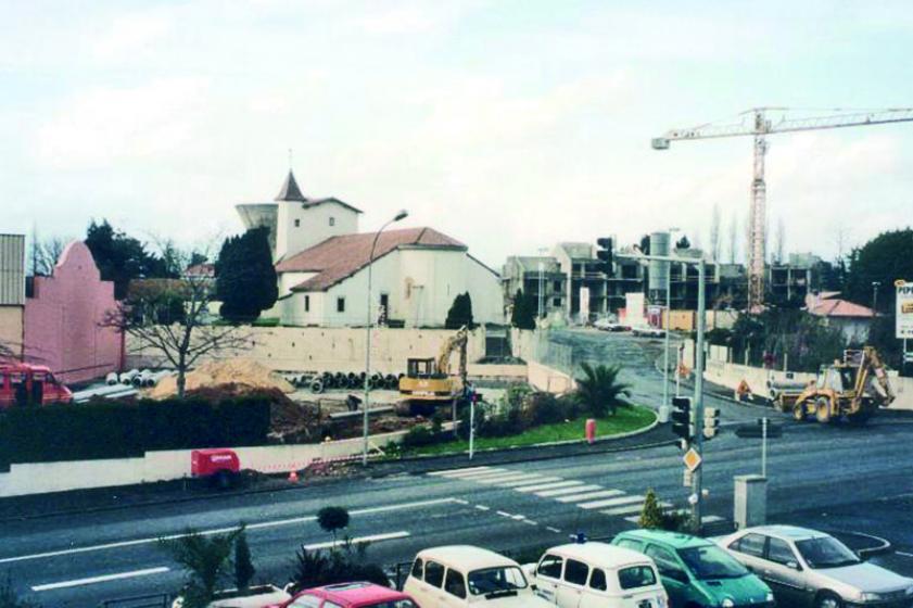 Les travaux de réalisation de la place Dous Haous depuis l'Hôtel de Ville, 1992-1996, Ville de Tarnos